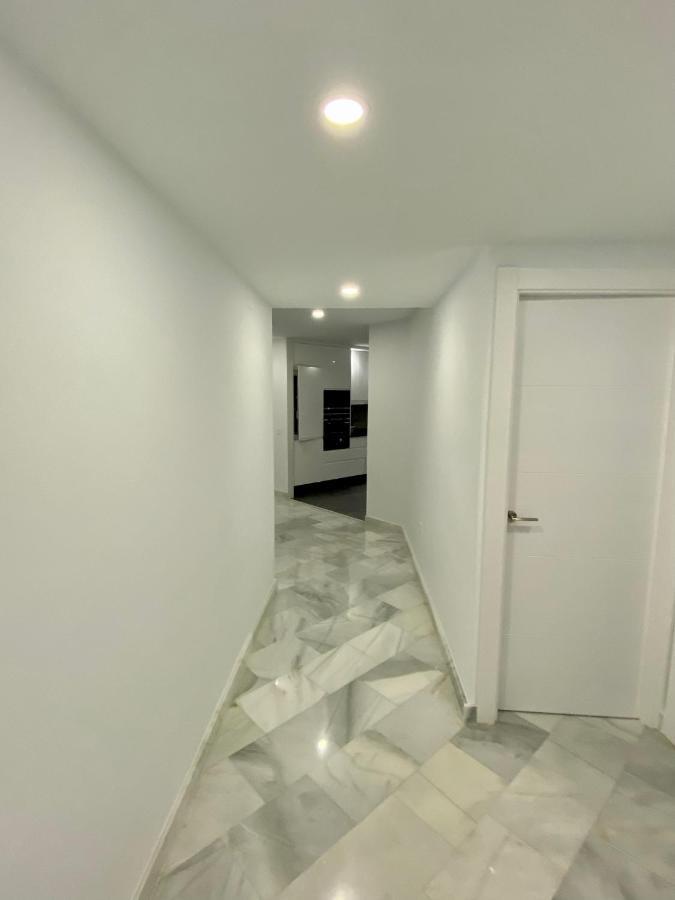 Luxury Three Bedroom Apartment At Естепона Екстер'єр фото