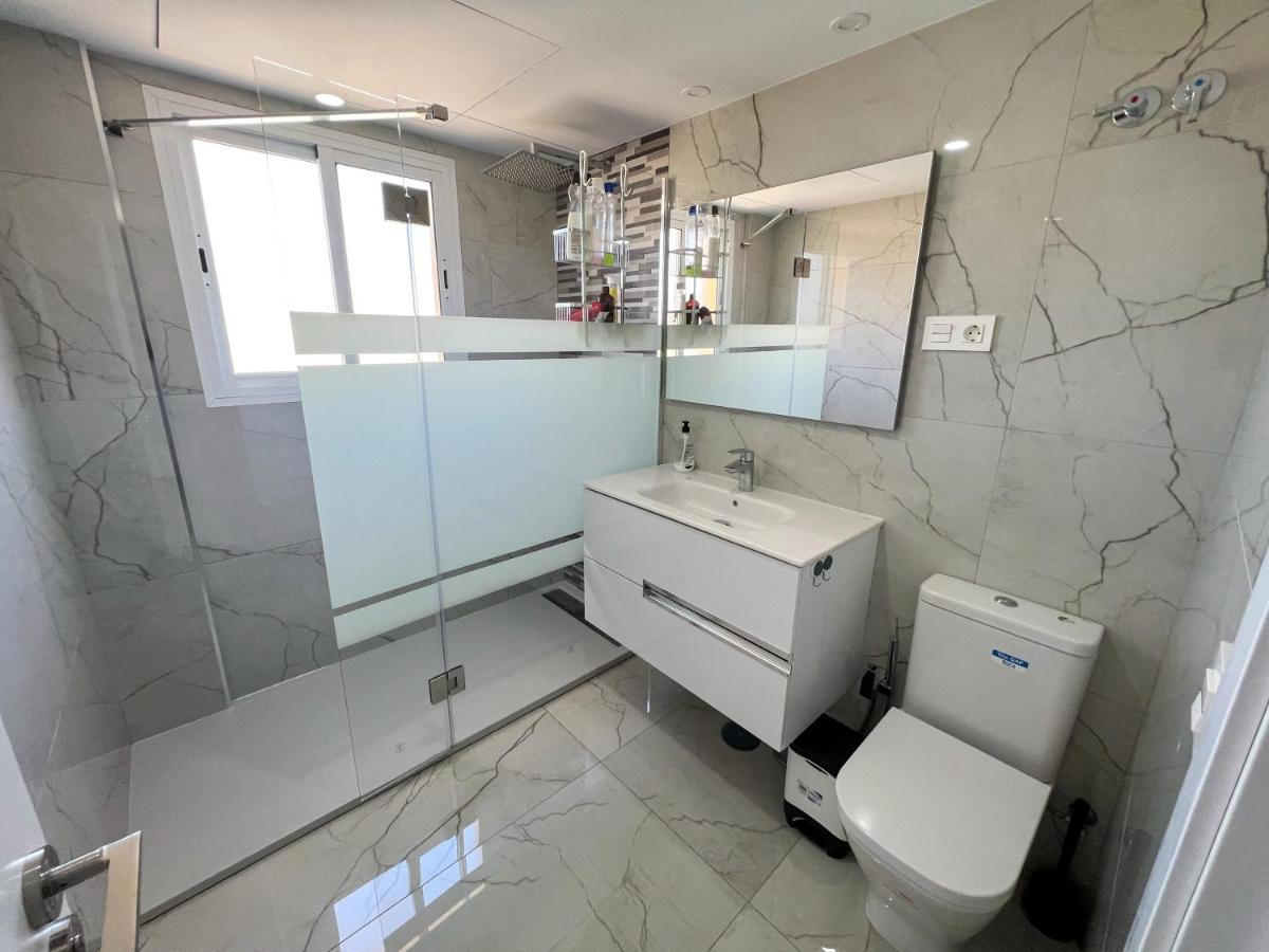 Luxury Three Bedroom Apartment At Естепона Екстер'єр фото